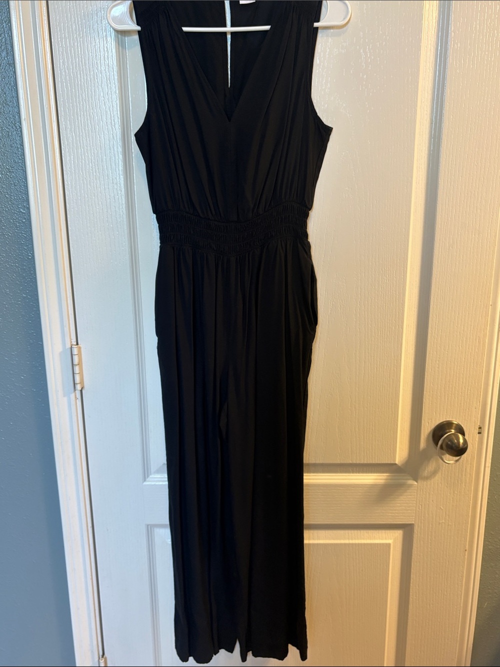 GAP Classic Black Sleeveless Jumpsuit V neck with Pockets - Picture 10 of 12